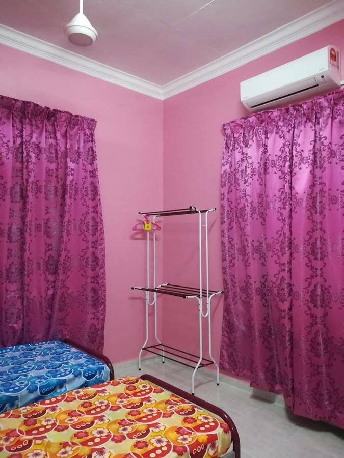 Homestay Damai Yusmila Kuala Terengganu Exterior foto