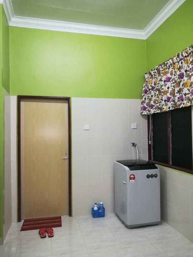 Homestay Damai Yusmila Kuala Terengganu Exterior foto